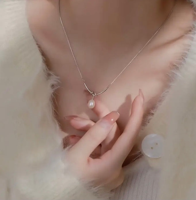 RETRO NECKLACE