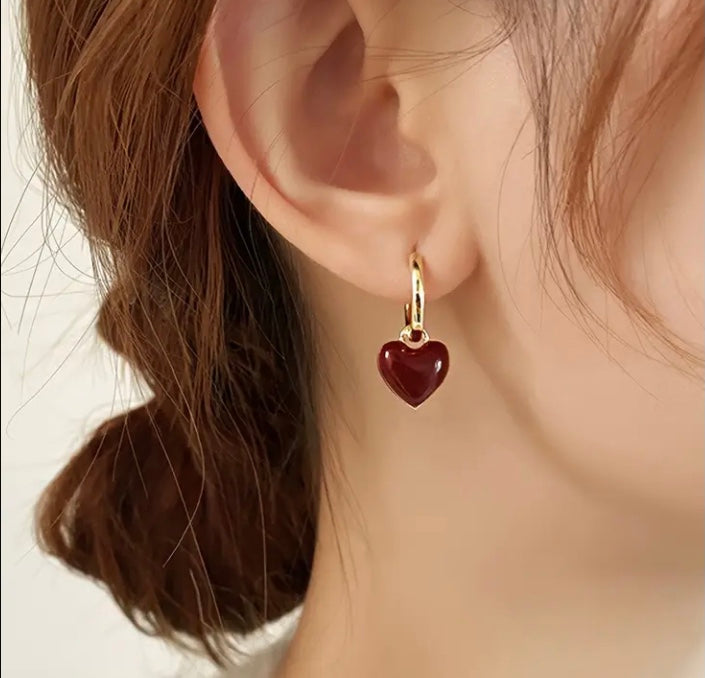 ELEGANT HEART SHAPE EARRINGS